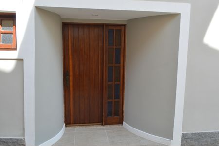 Casa de condomínio à venda com 390m², 5 quartos e 4 vagasEntrada Lateral