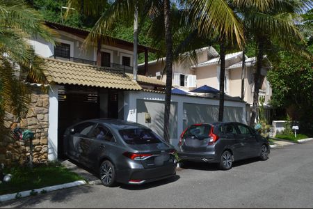 Casa de condomínio à venda com 390m², 5 quartos e 4 vagasÁrea comum - Vista da Rua