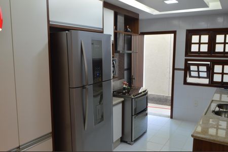 Casa de condomínio à venda com 390m², 5 quartos e 4 vagasCozinha