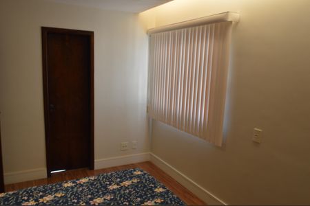 Casa de condomínio à venda com 390m², 5 quartos e 4 vagasSuíte 4