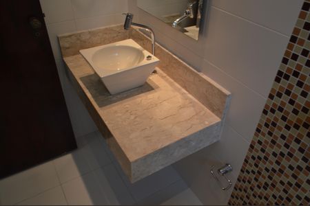 Casa de condomínio à venda com 390m², 5 quartos e 4 vagasBanheiro da Suíte 3