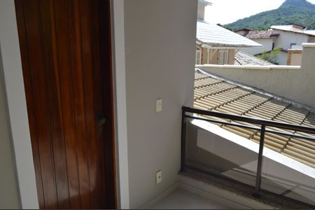Casa de condomínio à venda com 390m², 5 quartos e 4 vagasVaranda das Suítes 4 e 5