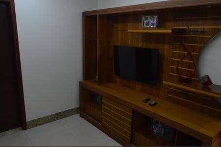 Casa de condomínio à venda com 390m², 5 quartos e 4 vagasSuíte 1