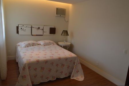 Casa de condomínio à venda com 390m², 5 quartos e 4 vagasSuíte 2