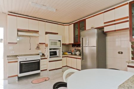 Casa à venda com 250m², 4 quartos e 5 vagasCozinha