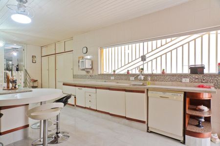 Casa à venda com 250m², 4 quartos e 5 vagasCozinha