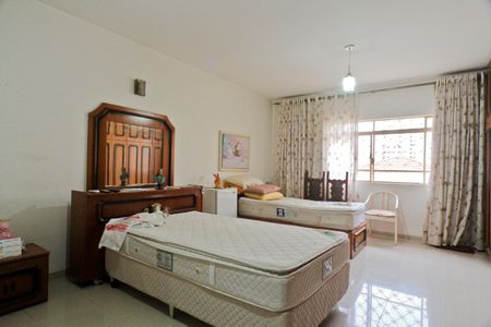 Casa à venda com 250m², 4 quartos e 5 vagasQuarto 2