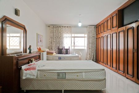 Casa à venda com 250m², 4 quartos e 5 vagasQuarto 2