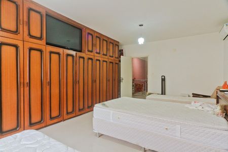 Casa à venda com 250m², 4 quartos e 5 vagasQuarto 2