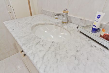 Casa à venda com 250m², 4 quartos e 5 vagasBanheiro