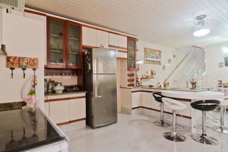 Casa à venda com 250m², 4 quartos e 5 vagasCozinha