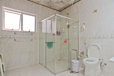 Casa à venda com 250m², 4 quartos e 5 vagasBanheiro