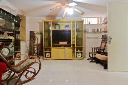 Casa à venda com 250m², 4 quartos e 5 vagasSala 2