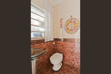 Casa à venda com 250m², 4 quartos e 5 vagasLavabo