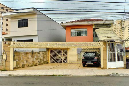 Casa à venda com 250m², 4 quartos e 5 vagasFachada