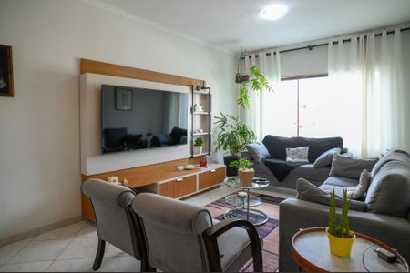 Casa à venda com 157m², 3 quartos e 2 vagasSala