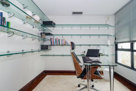 Apartamento para alugar com 300m², 4 quartos e 4 vagasEscritório