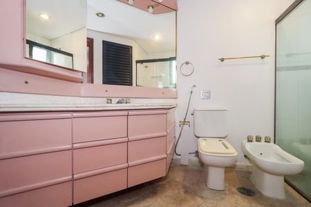 Apartamento para alugar com 300m², 4 quartos e 4 vagasBanheiro da Suíte 2