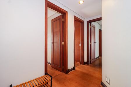 Apartamento para alugar com 300m², 4 quartos e 4 vagasCorredor