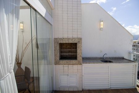 Apartamento à venda com 175m², 2 quartos e 2 vagasCobertura