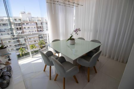 Apartamento à venda com 175m², 2 quartos e 2 vagasVaranda