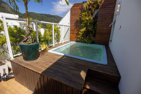 Apartamento à venda com 175m², 2 quartos e 2 vagasCobertura