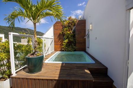 Apartamento à venda com 175m², 2 quartos e 2 vagasCobertura