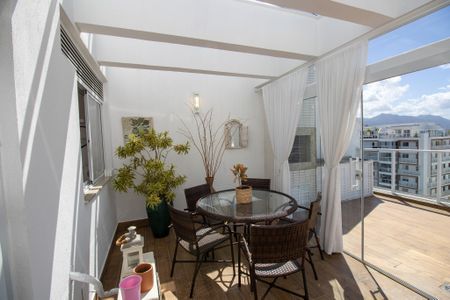 Apartamento à venda com 175m², 2 quartos e 2 vagasCobertura