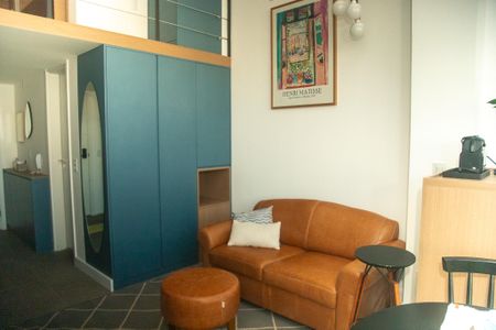 Studio à venda com 40m², 1 quarto e sem vaga Studio à venda com 40m², 1 quarto e sem vagaSala