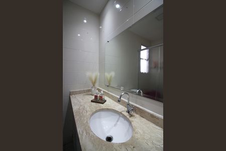 Apartamento à venda com 87m², 2 quartos e 1 vagaBanheiro Social