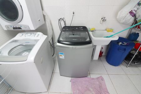 Casa à venda com 430m², 3 quartos e 7 vagasÁrea de Serviço
