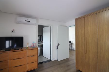 Casa à venda com 430m², 3 quartos e 7 vagasSuíte 2