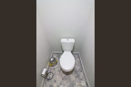 Casa à venda com 430m², 3 quartos e 7 vagasBanheiro de serviço 2