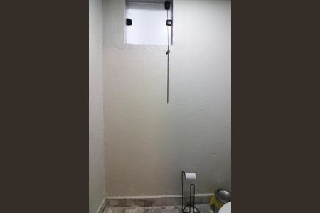 Casa à venda com 430m², 3 quartos e 7 vagasBanheiro de serviço 2