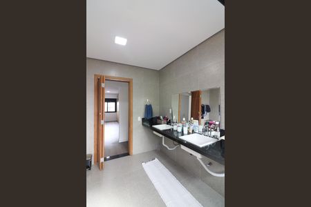 Casa à venda com 430m², 3 quartos e 7 vagasSuíte 1 Banheiro 