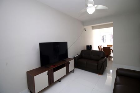 Apartamento à venda com 72m², 2 quartos e 1 vagaSala