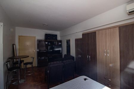 Studio à venda com 32m², 1 quarto e sem vaga Studio à venda com 32m², 1 quarto e sem vagaSala/Quarto