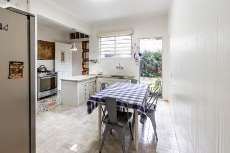 Casa para alugar com 300m², 3 quartos e 4 vagas Casa para alugar com 300m², 3 quartos e 4 vagasCozinha