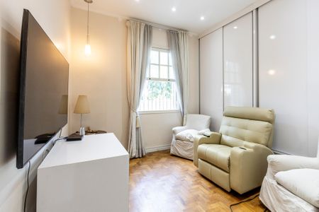 Casa para alugar com 300m², 3 quartos e 4 vagas Casa para alugar com 300m², 3 quartos e 4 vagasQuarto