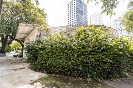 Casa para alugar com 300m², 3 quartos e 4 vagas Casa para alugar com 300m², 3 quartos e 4 vagasFachada
