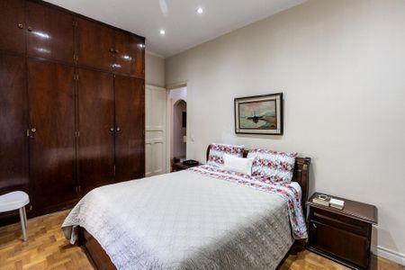 Casa para alugar com 300m², 3 quartos e 4 vagas Casa para alugar com 300m², 3 quartos e 4 vagasSuíte 1