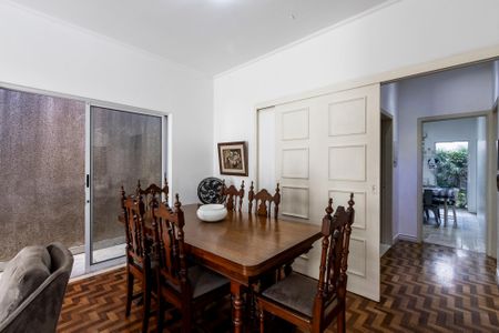 Casa para alugar com 300m², 3 quartos e 4 vagas Casa para alugar com 300m², 3 quartos e 4 vagasSala