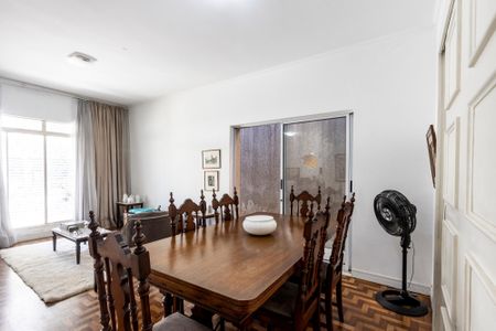 Casa para alugar com 300m², 3 quartos e 4 vagas Casa para alugar com 300m², 3 quartos e 4 vagasSala