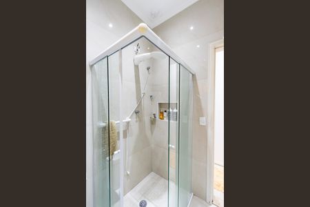 Casa para alugar com 300m², 3 quartos e 4 vagas Casa para alugar com 300m², 3 quartos e 4 vagasBanheiro da Suíte 2