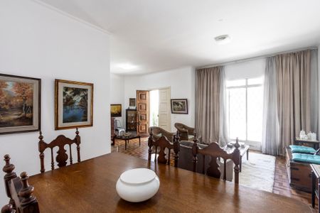 Casa para alugar com 300m², 3 quartos e 4 vagas Casa para alugar com 300m², 3 quartos e 4 vagasSala