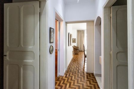 Casa para alugar com 300m², 3 quartos e 4 vagas Casa para alugar com 300m², 3 quartos e 4 vagasCorredor