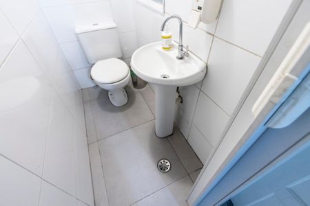 Casa para alugar com 300m², 3 quartos e 4 vagas Casa para alugar com 300m², 3 quartos e 4 vagasBanheiro de Serviço