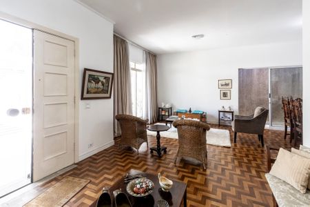 Casa para alugar com 300m², 3 quartos e 4 vagas Casa para alugar com 300m², 3 quartos e 4 vagasSala