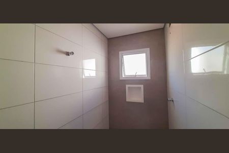 Casa à venda com 120m², 3 quartos e 4 vagasBanheiro da Suíte 2