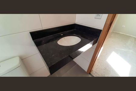 Casa à venda com 120m², 3 quartos e 4 vagasBanheiro da Suíte 2